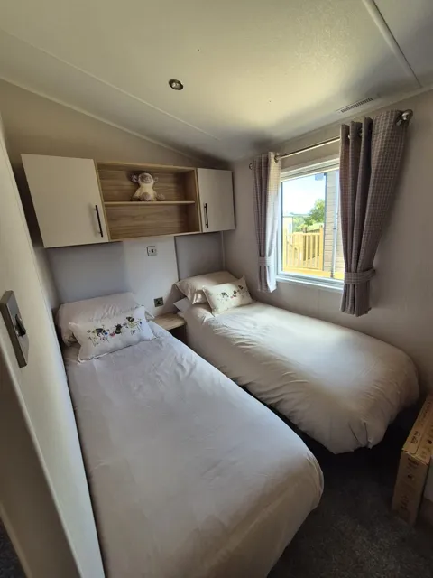 Manor Bedroom 2 single beds